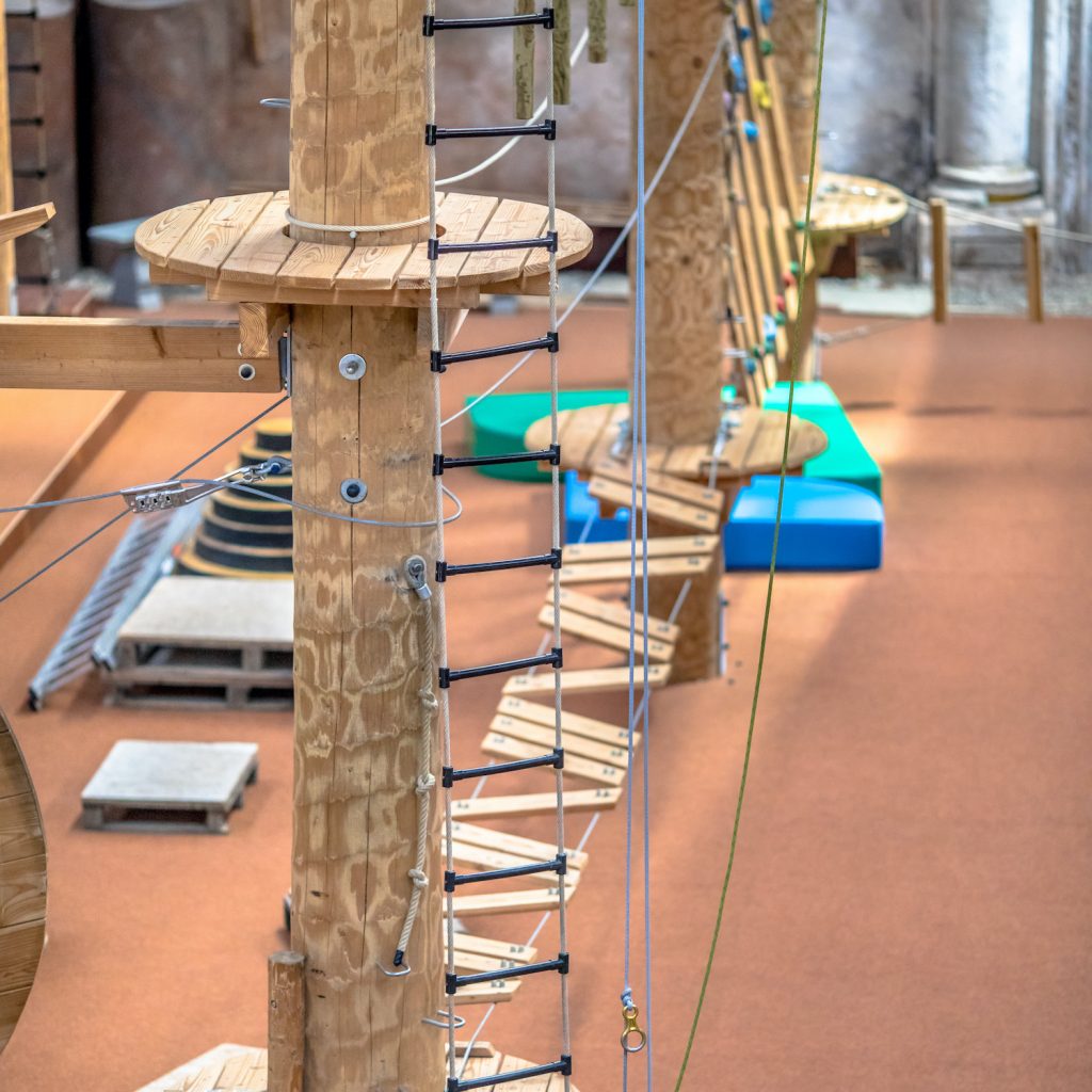 How to Prepare for an Indoor Ropes Course